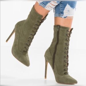 Steve Madden satisfied corset lace boots - 9